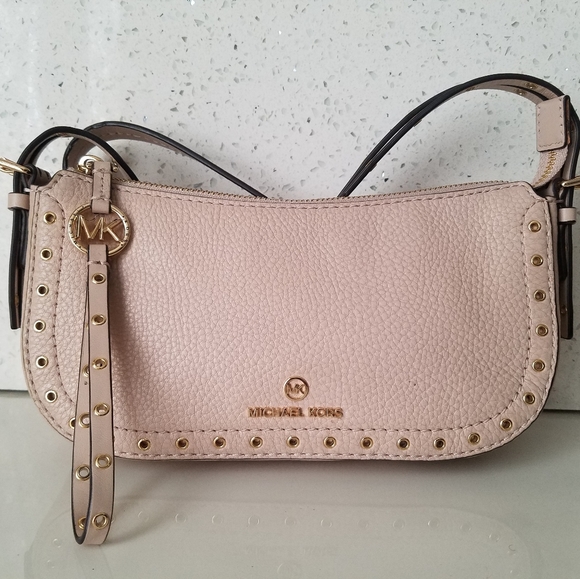 Michael Kors Handbags - Michael Kors Camden Purse Bag